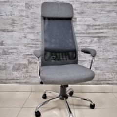 Кресло Barneo K-115 для персонала (серая ткань, черная сетка) в Ревде - revda.mebel24.online | фото