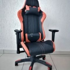 Кресло геймерское Barneo K-52 (черная экокожа оранжевые вставки) в Ревде - revda.mebel24.online | фото 1